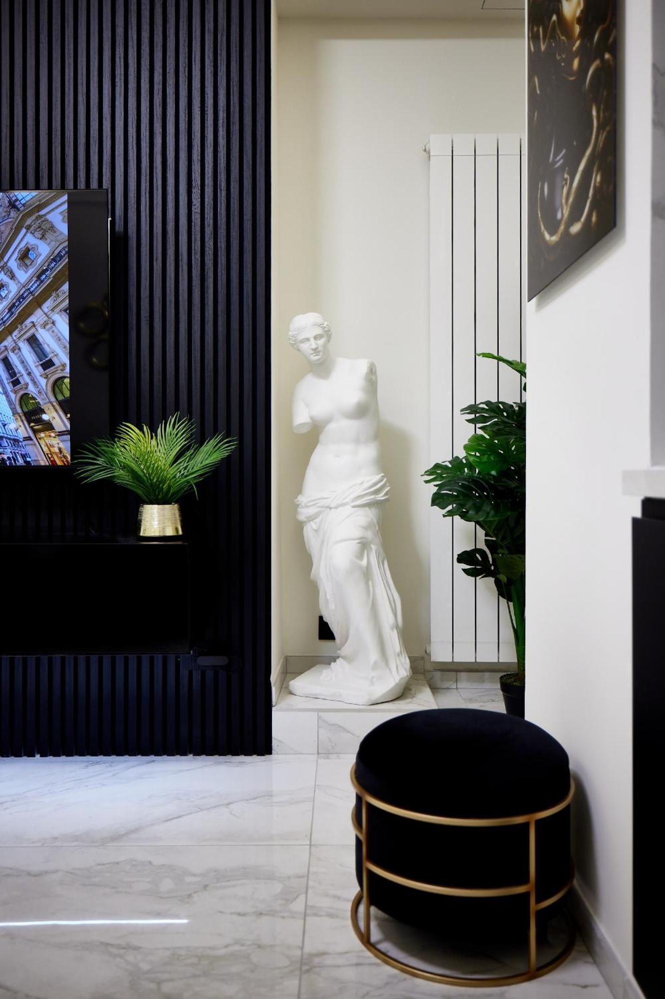 Italian Fashion Suite - Luxurious Marble City Center Milão Exterior foto